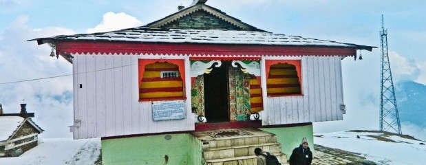 कहानी महादेव के उस शिवलिंग की जो हर 12 वर्ष में बिजली गिरने से टूटती है और मक्खन से जुड़ जाती है