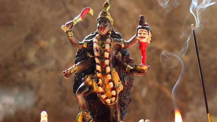 तंत्र की रक्षक: माता काली की गुप्त साधनाएँ और रहस्यमयी शक्तियाँ