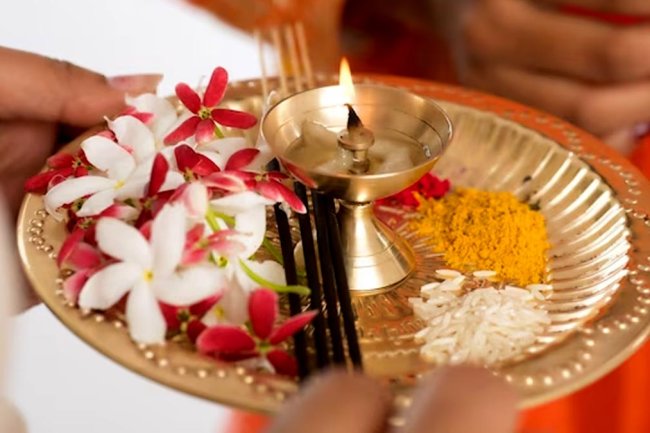 पूजा-आरती का वैज्ञानिक महत्व : एक आध्यात्मिक विज्ञान